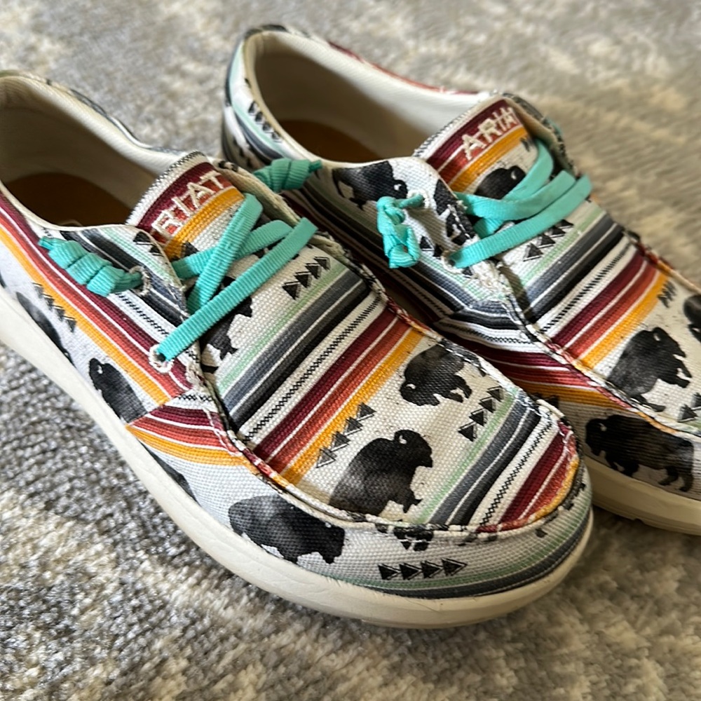 Buffalo Ariat shoes